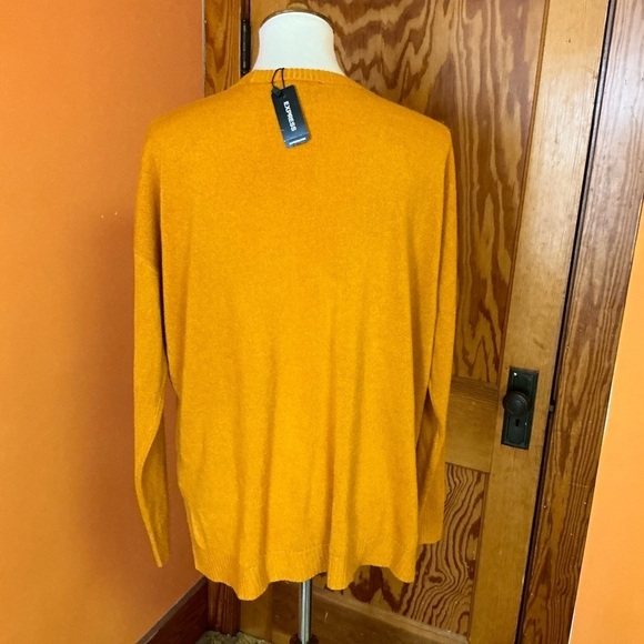 Express NWT oversized soft beachy sweater - Picture 9 of 9